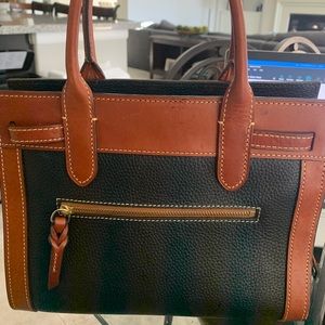 Dooney& bourke ariel satchel